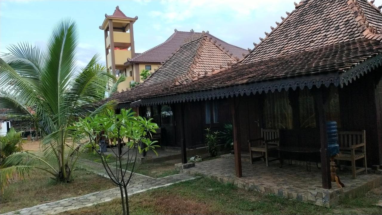 Omah Laut Bondo Jepara - By The Beach, Direct View Of The Sea, Great Base For Water Sports Margokerto Ngoại thất bức ảnh