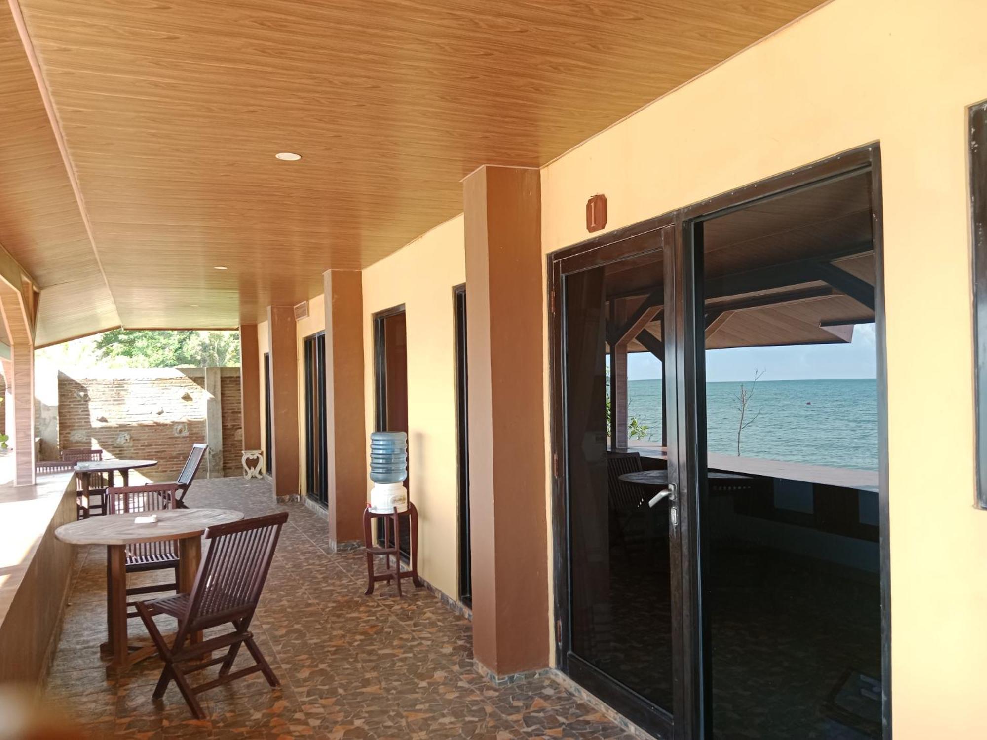 Omah Laut Bondo Jepara - By The Beach, Direct View Of The Sea, Great Base For Water Sports Margokerto Ngoại thất bức ảnh